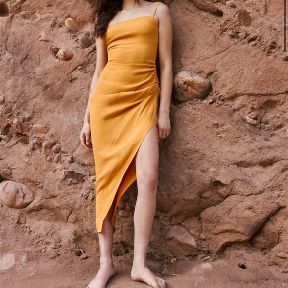 Reformation Mignon dress in Ochre - NWT - size 6 - Picture 1 of 2